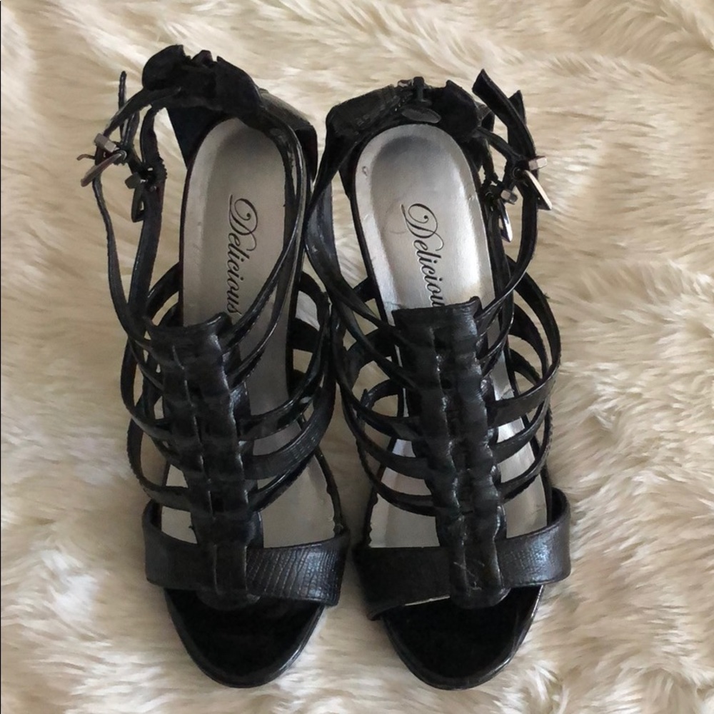 Delicious brand new gladiator heels